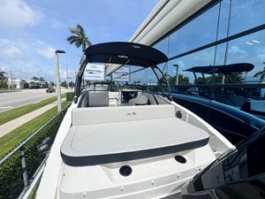 2026 Sea Ray SPX 210 Outboard 11