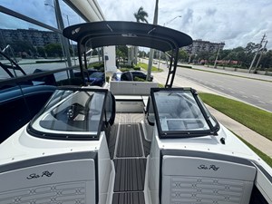 2026 Sea Ray SPX 210 Outboard 17