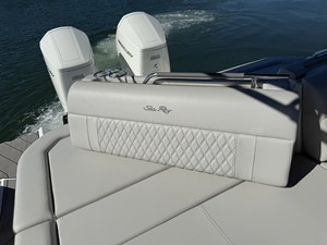 Sea Ray SLX 400 Outboard 8 2026 Sea Ray SLX 400 Outboard 9