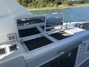Sea Ray SLX 400 Outboard 10 2026 Sea Ray SLX 400 Outboard 11