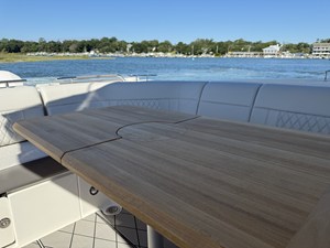 Sea Ray SLX 400 Outboard 12 2026 Sea Ray SLX 400 Outboard 13