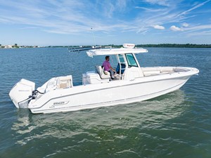 Boston Whaler 330 OUTRAGE 1 2022 Boston Whaler 330 OUTRAGE 2