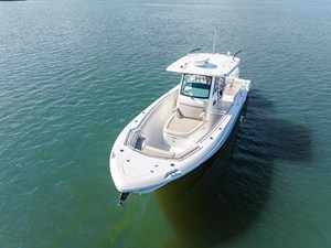 Boston Whaler 330 OUTRAGE 6 2022 Boston Whaler 330 OUTRAGE 7