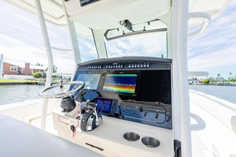Boston Whaler 330 OUTRAGE 10 2022 Boston Whaler 330 OUTRAGE 11