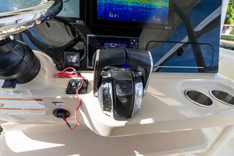 Boston Whaler 330 OUTRAGE 12 2022 Boston Whaler 330 OUTRAGE 13