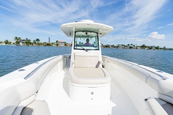Boston Whaler 330 OUTRAGE 14 2022 Boston Whaler 330 OUTRAGE 15