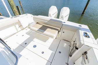 Boston Whaler 330 OUTRAGE 16 2022 Boston Whaler 330 OUTRAGE 17