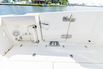 Boston Whaler 330 OUTRAGE 17 2022 Boston Whaler 330 OUTRAGE 18