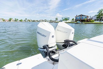 Boston Whaler 330 OUTRAGE 19 2022 Boston Whaler 330 OUTRAGE 20