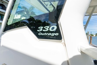 Boston Whaler 330 OUTRAGE 22 2022 Boston Whaler 330 OUTRAGE 23