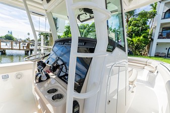 Boston Whaler 330 OUTRAGE 23 2022 Boston Whaler 330 OUTRAGE 24