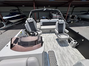 2026 Starcraft SLS 3 Q DH 8