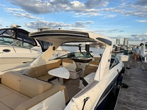 Sea Ray 310 SLX 1 2021 Sea Ray 310 SLX 2