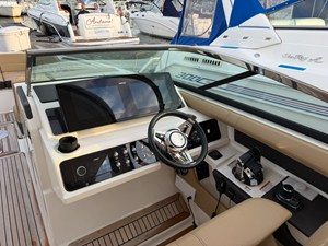 Sea Ray 310 SLX 2 2021 Sea Ray 310 SLX 3