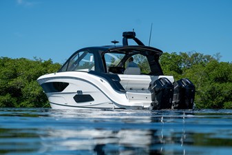 Sea Ray Sundancer 370 Outboard 1 2026 Sea Ray Sundancer 370 Outboard 2