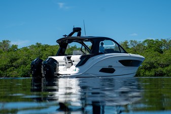 Sea Ray Sundancer 370 Outboard 3 2026 Sea Ray Sundancer 370 Outboard 4