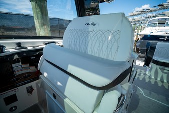 Sea Ray Sundancer 370 Outboard 9 2026 Sea Ray Sundancer 370 Outboard 10