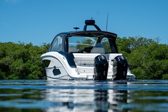 Sea Ray Sundancer 370 Outboard 31 2026 Sea Ray Sundancer 370 Outboard 32