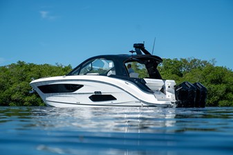 Sea Ray Sundancer 370 Outboard 32 2026 Sea Ray Sundancer 370 Outboard 33
