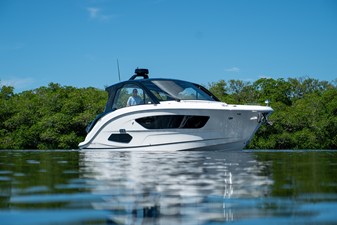 Sea Ray Sundancer 370 Outboard 39 2026 Sea Ray Sundancer 370 Outboard 40