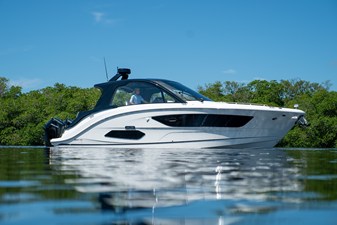 Sea Ray Sundancer 370 Outboard 40 2026 Sea Ray Sundancer 370 Outboard 41