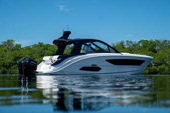 Sea Ray Sundancer 370 Outboard 42 2026 Sea Ray Sundancer 370 Outboard 43