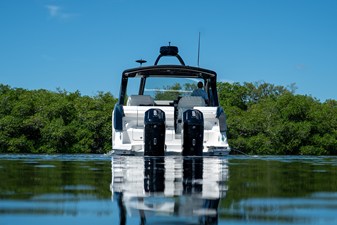 Sea Ray Sundancer 370 Outboard 45 2026 Sea Ray Sundancer 370 Outboard 46