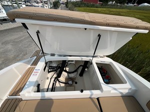Sea Ray SPX 210 Outboard 5 2026 Sea Ray SPX 210 Outboard 6