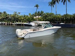 Grady-White Freedom 325 3 2027 Grady-White Freedom 325 4
