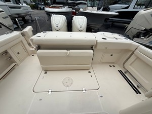 Grady-White Freedom 325 17 2027 Grady-White Freedom 325 18