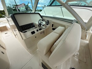 Grady-White Freedom 325 21 2027 Grady-White Freedom 325 22