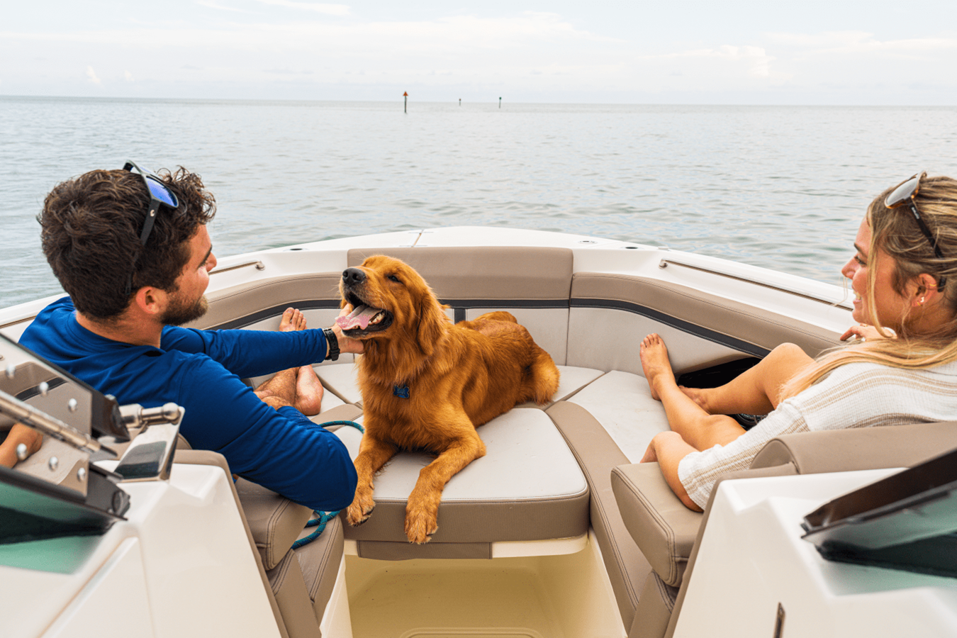 2027 Boston Whaler 330 Vantage 18