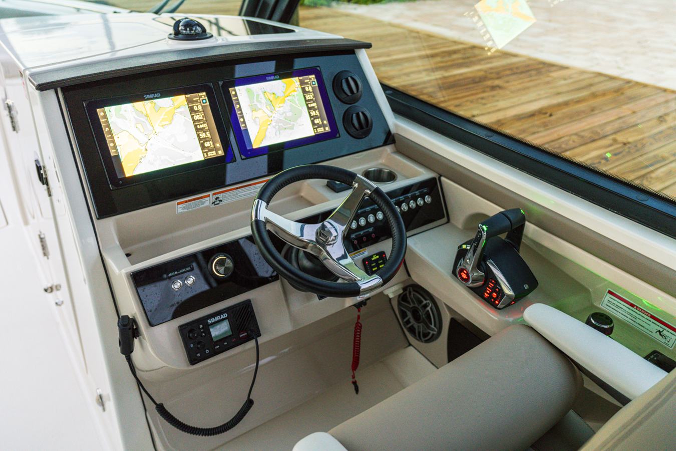 2027 Boston Whaler 330 Vantage 24