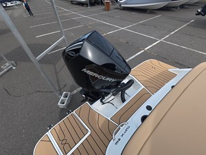 Sea Ray SPX 210 Outboard 2 2027 Sea Ray SPX 210 Outboard 3