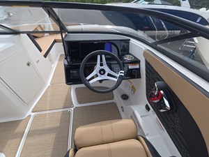 Sea Ray SPX 210 Outboard 11 2027 Sea Ray SPX 210 Outboard 12