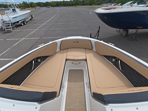 Sea Ray SPX 210 Outboard 12 2027 Sea Ray SPX 210 Outboard 13