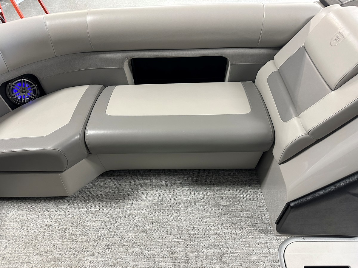 2024 Premier 230 SUNSATION TRITOON 62