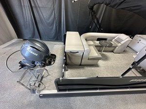 Premier 230 SUNSATION TRITOON 3 2024 Premier 230 SUNSATION TRITOON 4
