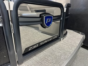 Premier 230 SUNSATION TRITOON 8 2024 Premier 230 SUNSATION TRITOON 9