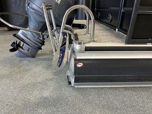 Premier 230 SUNSATION TRITOON 12 2024 Premier 230 SUNSATION TRITOON 13