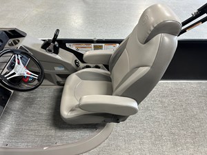 Premier 230 SUNSATION TRITOON 38 2024 Premier 230 SUNSATION TRITOON 39