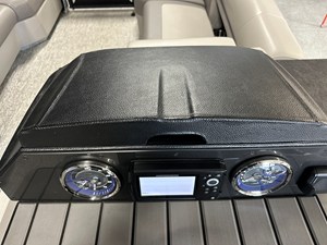 Premier 230 SUNSATION TRITOON 47 2024 Premier 230 SUNSATION TRITOON 48