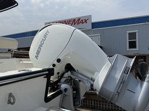 Boston Whaler 210 Montauk 4 2027 Boston Whaler 210 Montauk 5