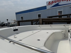 Boston Whaler 210 Montauk 11 2027 Boston Whaler 210 Montauk 12