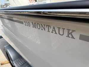 Boston Whaler 210 Montauk 18 2027 Boston Whaler 210 Montauk 19