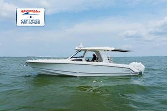 Boston Whaler 350 Realm 0 2023 Boston Whaler 350 Realm 1