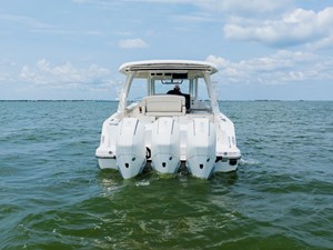 Boston Whaler 350 Realm 4 2023 Boston Whaler 350 Realm 5