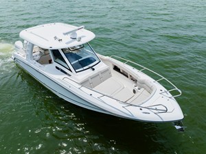 Boston Whaler 350 Realm 5 2023 Boston Whaler 350 Realm 6