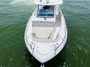 Boston Whaler 350 Realm 6 2023 Boston Whaler 350 Realm 7