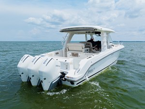 Boston Whaler 350 Realm 9 2023 Boston Whaler 350 Realm 10